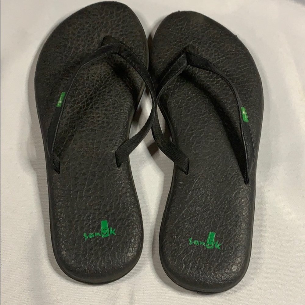 Sanuk flip flops